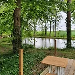 Chateau De Montabert Bed & Breakfast 4*