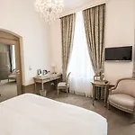 Chateau De Montabert Bed & Breakfast