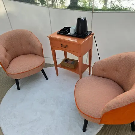 Bed & Breakfast Chateau De Montabert 4*