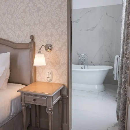 Bed & Breakfast Chateau De Montabert Montaulin