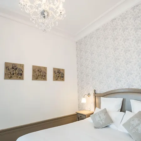 Chateau De Montabert