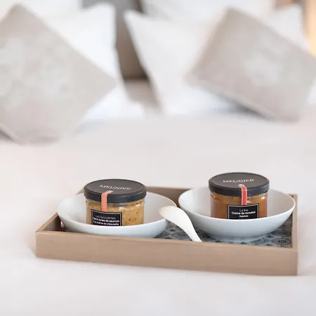 Chateau De Montabert 4*