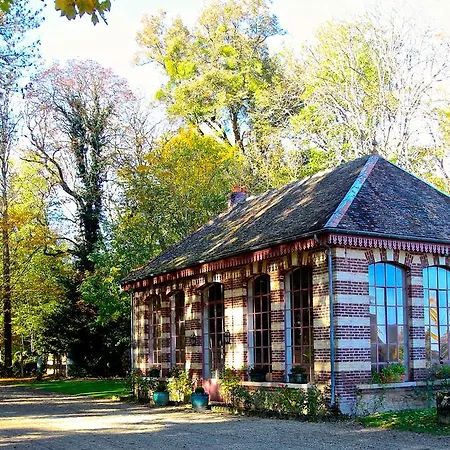 Chateau De Montabert