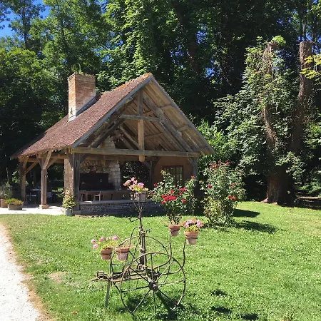 Chateau De Montabert Montaulin