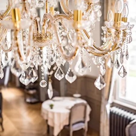 Chateau De Montabert Bed & Breakfast Montaulin