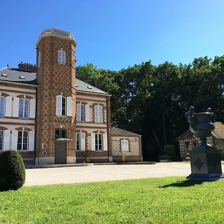 Chateau De Montabert Frühstückspension