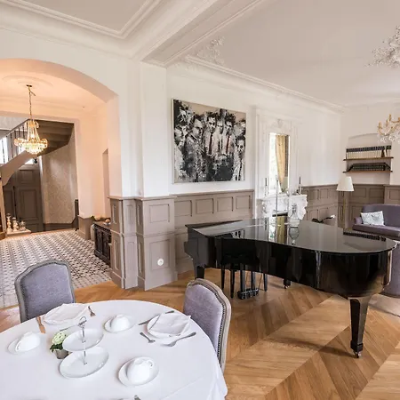 Alojamento de Acomodação e Pequeno-almoço Château De Montabert