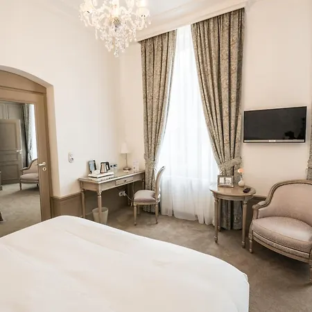 Bed & Breakfast Chateau De Montabert