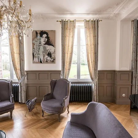 Chateau De Montabert Frühstückspension