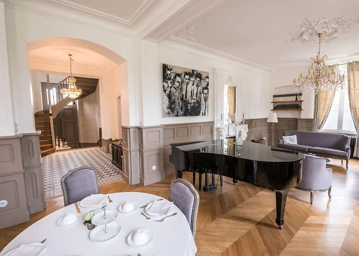 Chateau De Montabert Frühstückspension