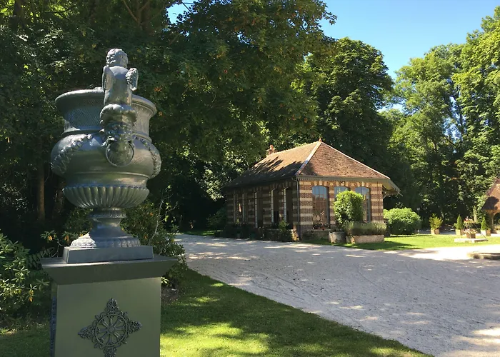 Chateau De Montabert 4* Montaulin